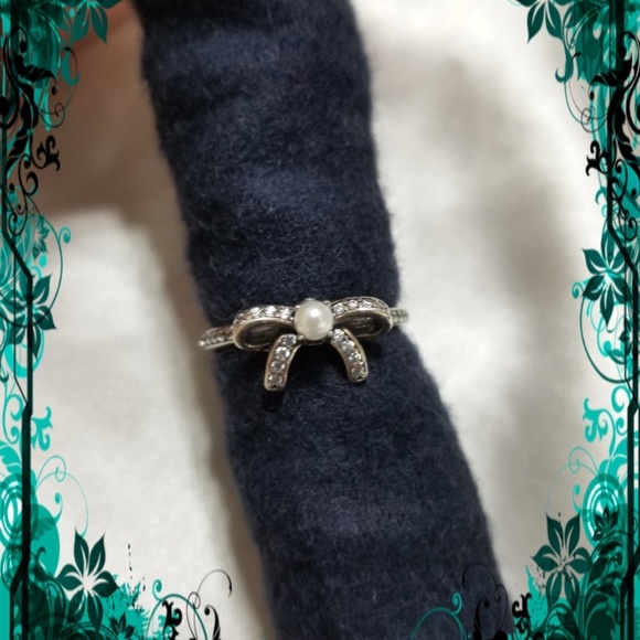 Vintage Jewelry - 🌿Silver Bow, Pearl & Crystal Ring